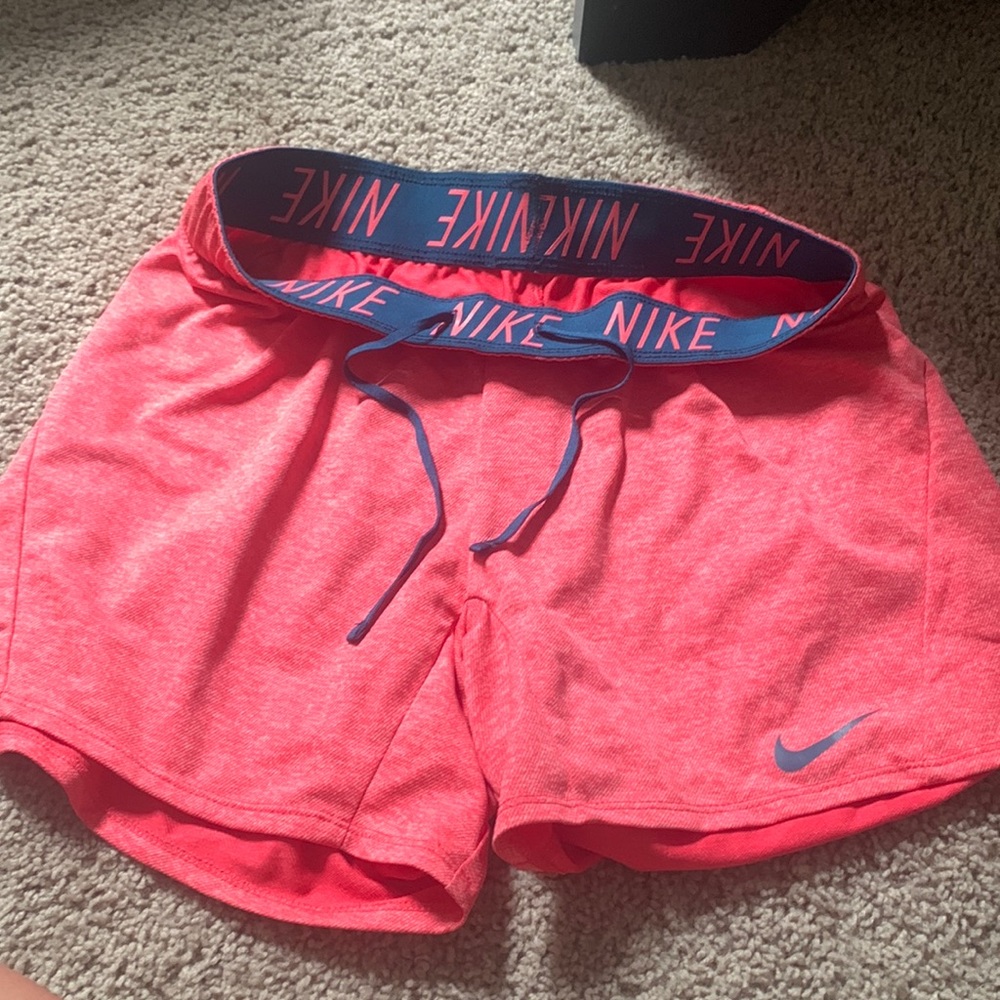 Nike Women's Dri-Fit Heatherized Attack Training Shorts